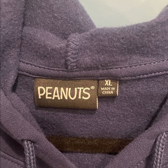 Peanuts Dark Blue Hoodie with Snoopy Basketball Design, XL, EUC - Picture 2 of 11